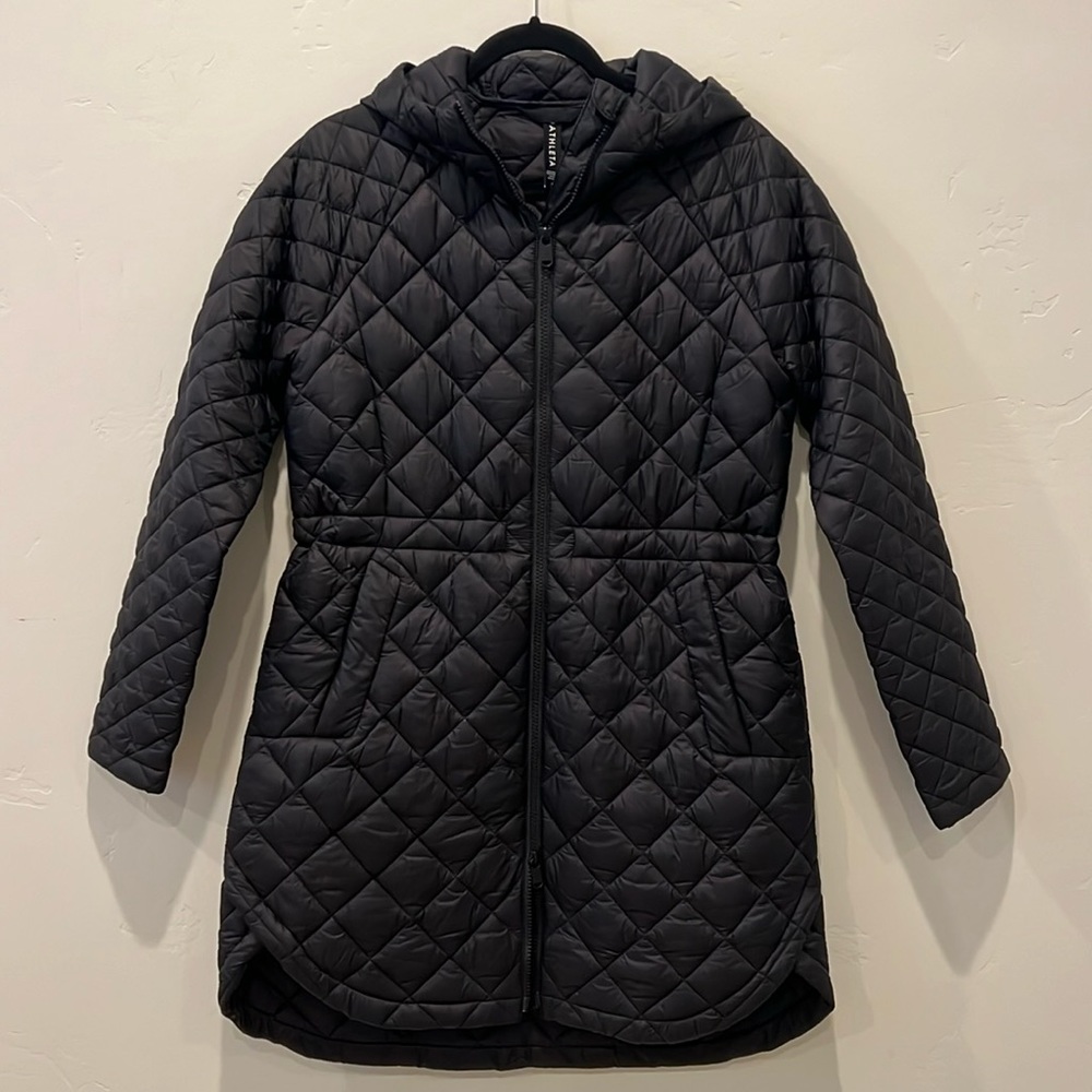 ATHLETA WHISPER FEATHERLESS PUFFER PARKA